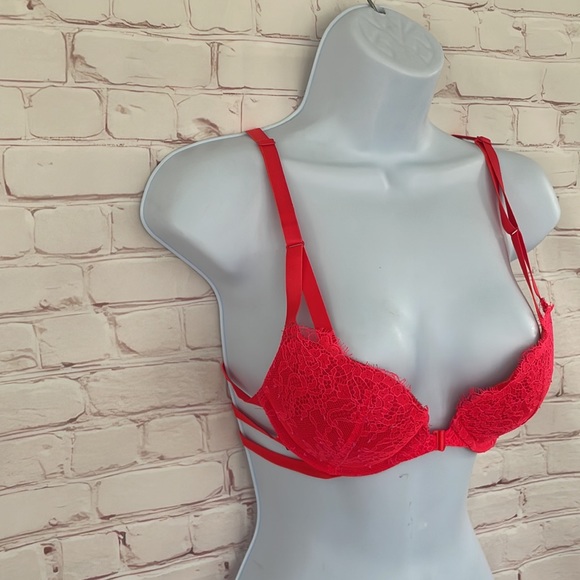 Victoria’s Secret Push up bra size 34A - Picture 2 of 6